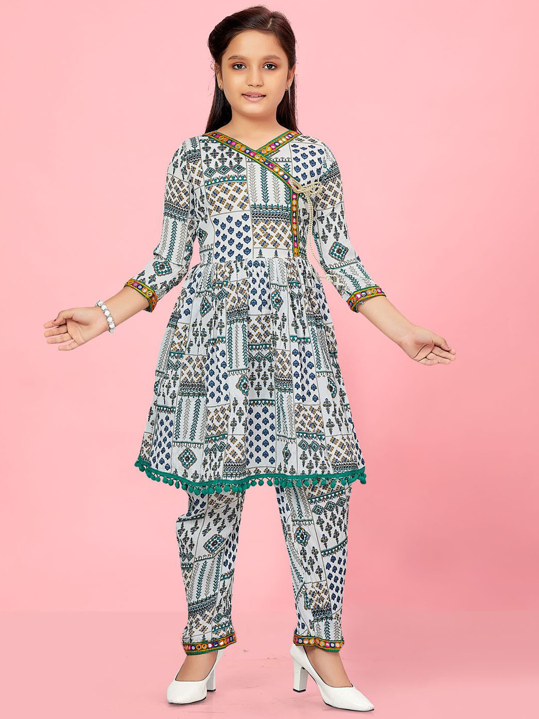 

BAESD Girls Ethnic Motifs Printed V-Neck A-Line Kurta with Trousers, Blue