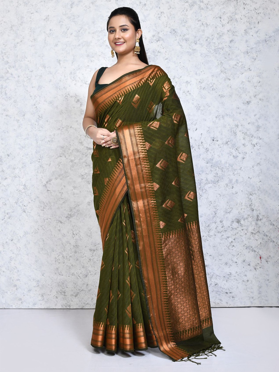

SPRISH Ethnic Motifs Zari Pure Silk Saree, Green