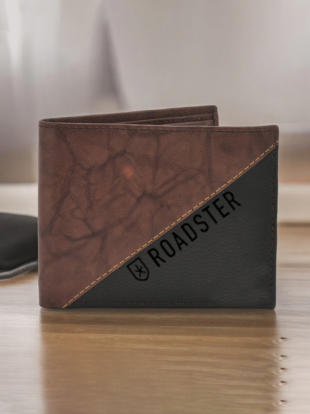 

The Roadster Lifestyle Co Men Leather Textured Two Fold Wallets, Brown