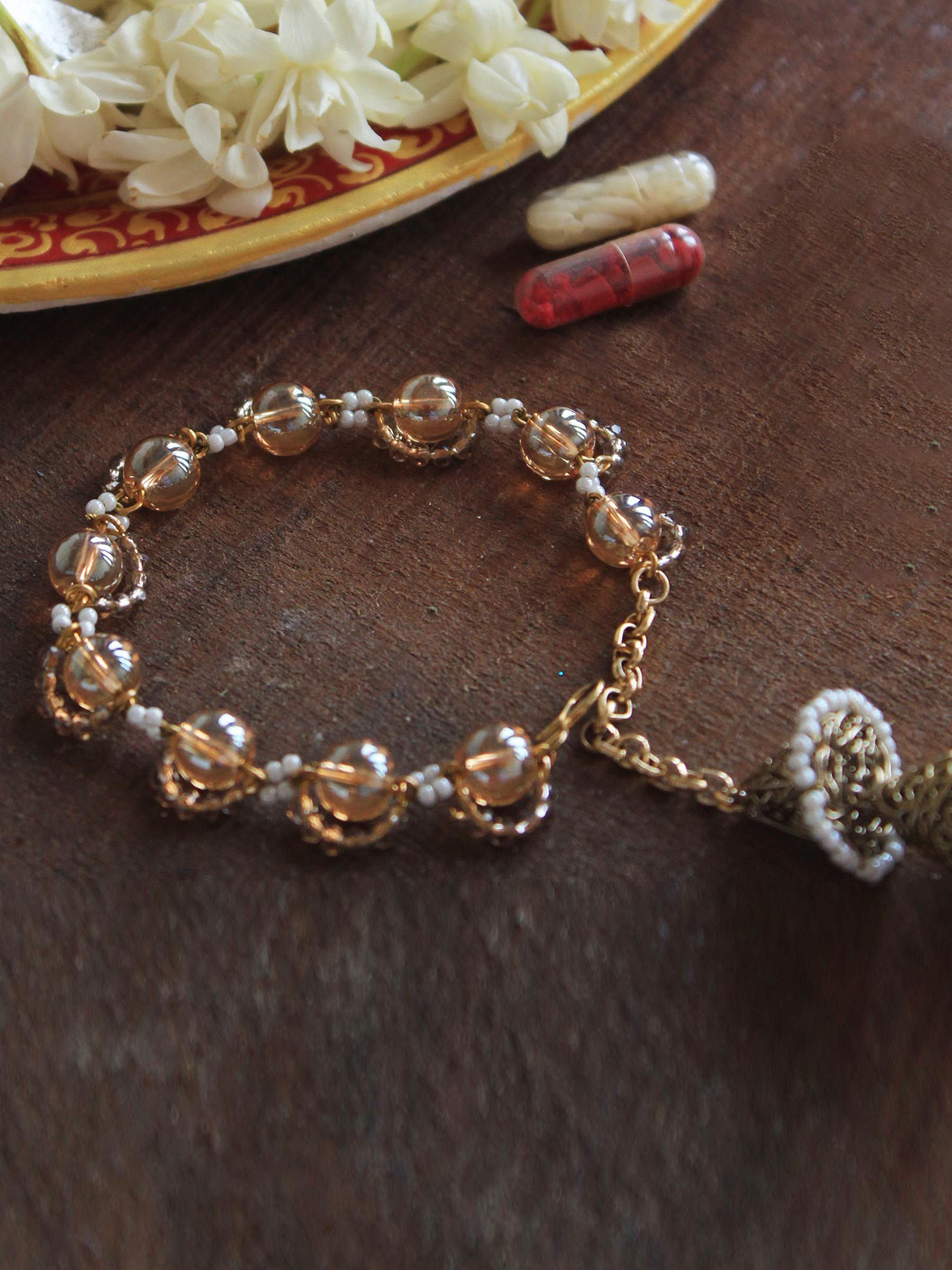 

BeAbhika Sheeny Beaded Bhaiya Bhabhi Rakhi With Roli Chawal, Gold