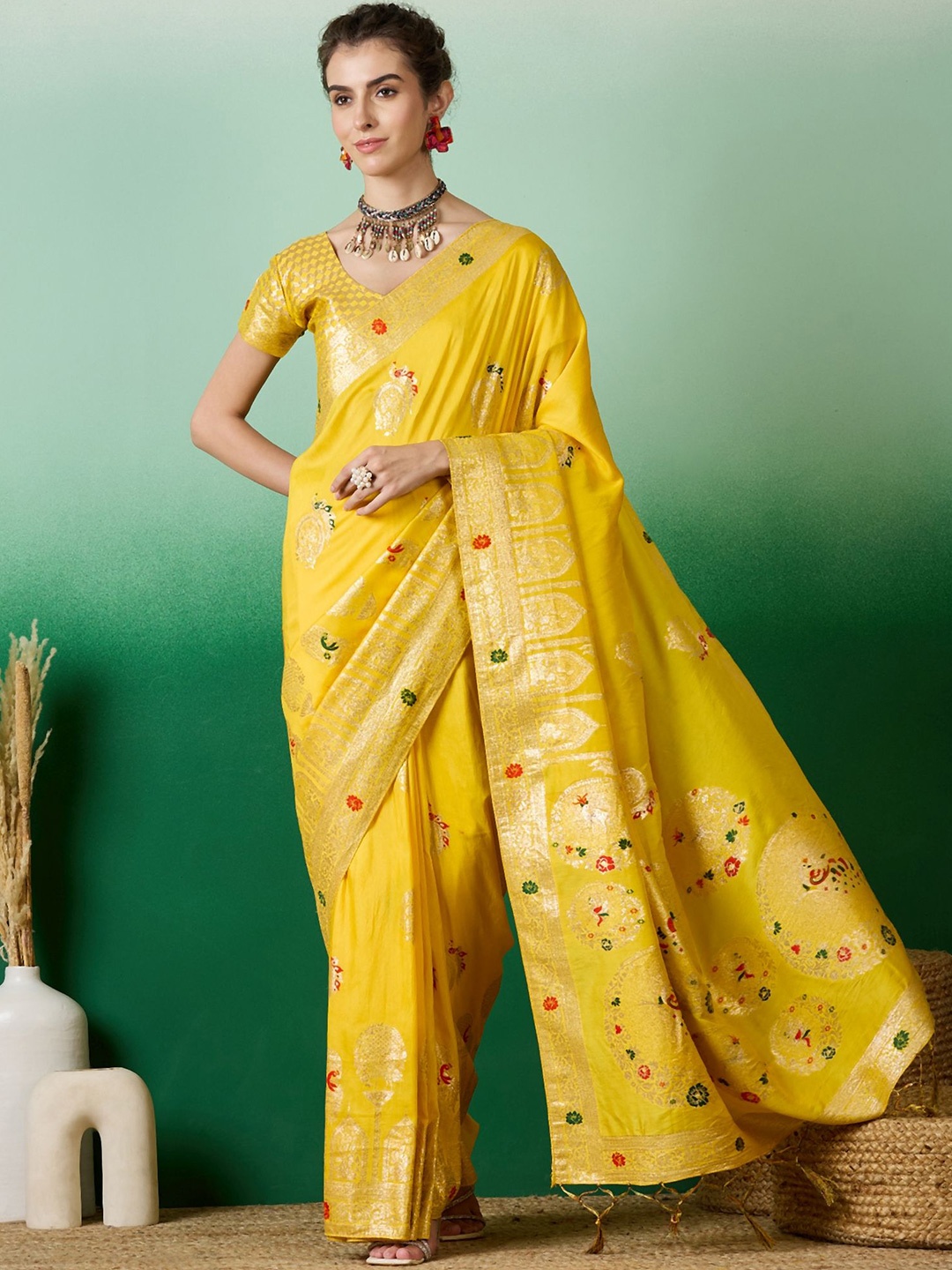 

VIRICA Ethnic Motif Zari Woven Saree, Yellow
