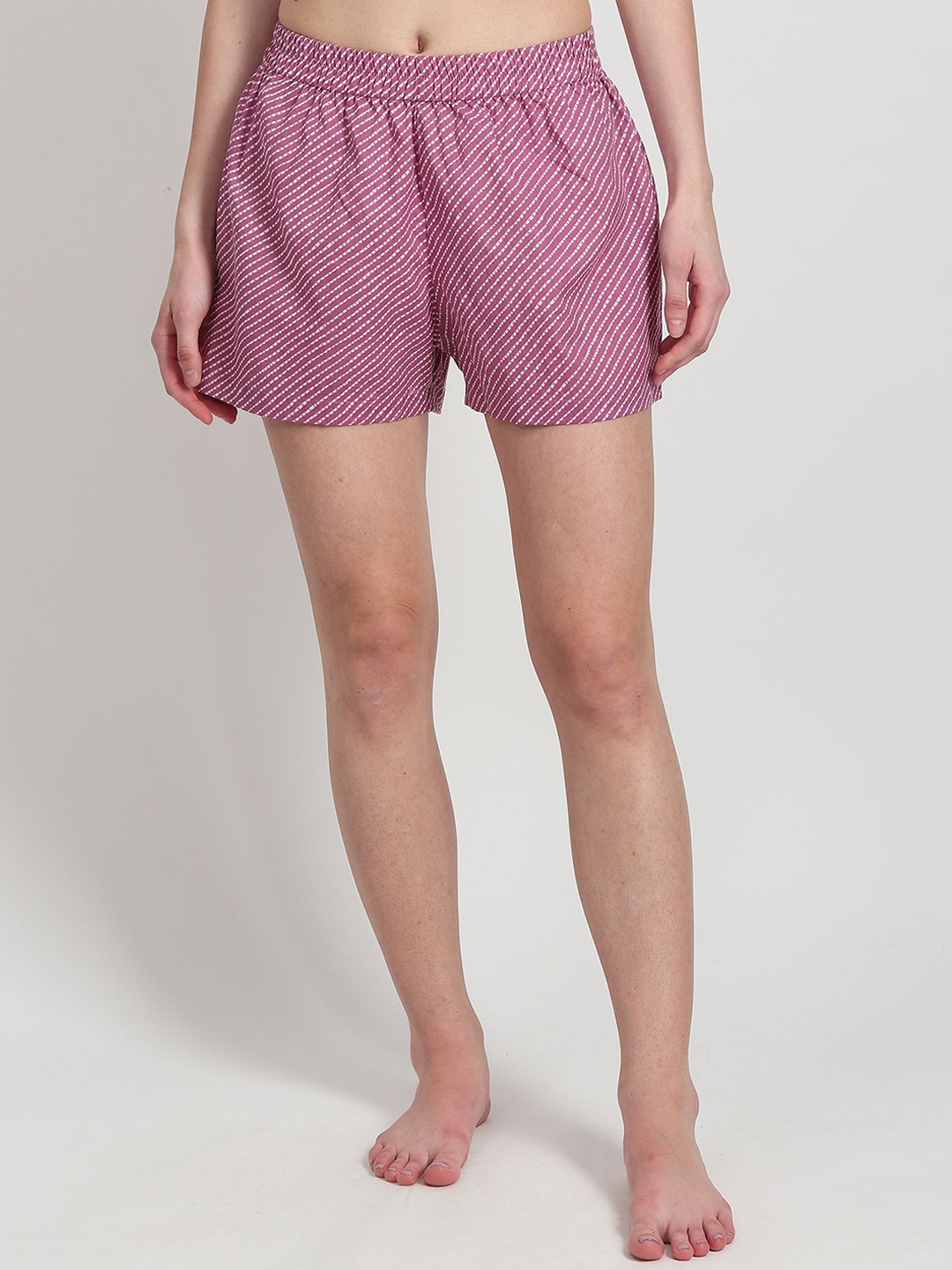 

Art Avenue Women Printed Running Shorts, White