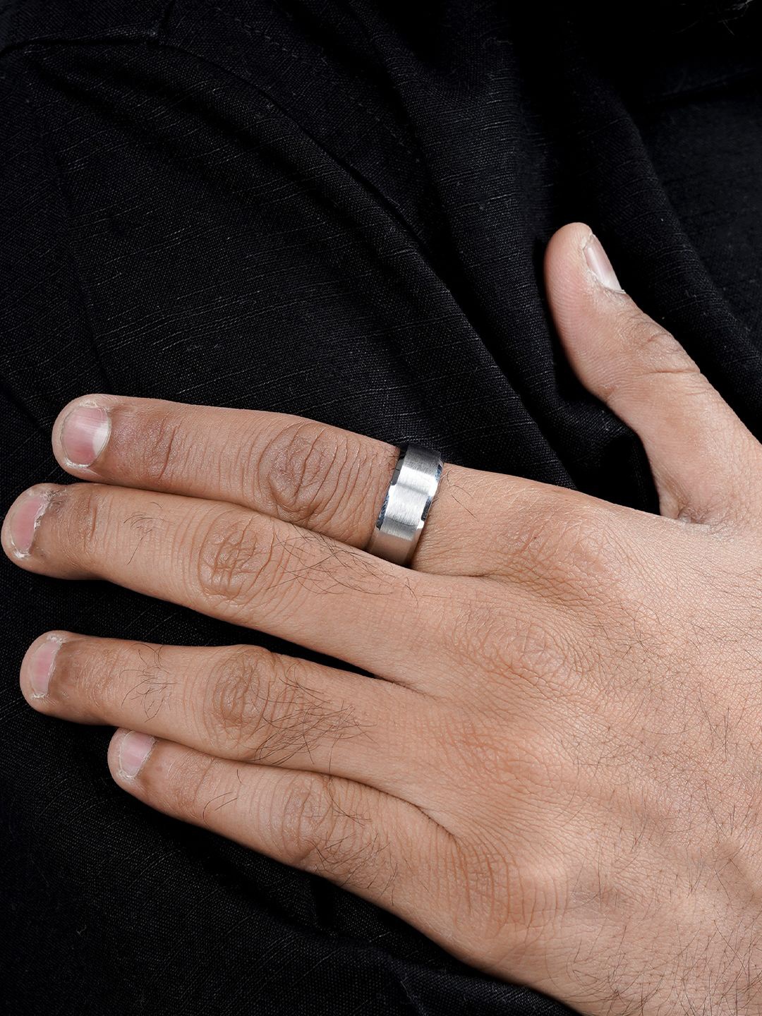 

SWASHAA Sylvan Men Stainless Steel Silver-Plated Band Ring