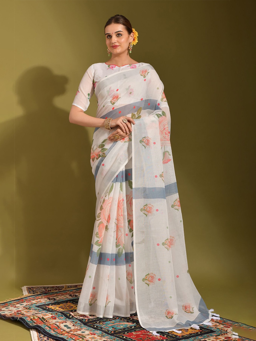 

QVAZOR Ethnic Motifs Pure Linen Saree, White