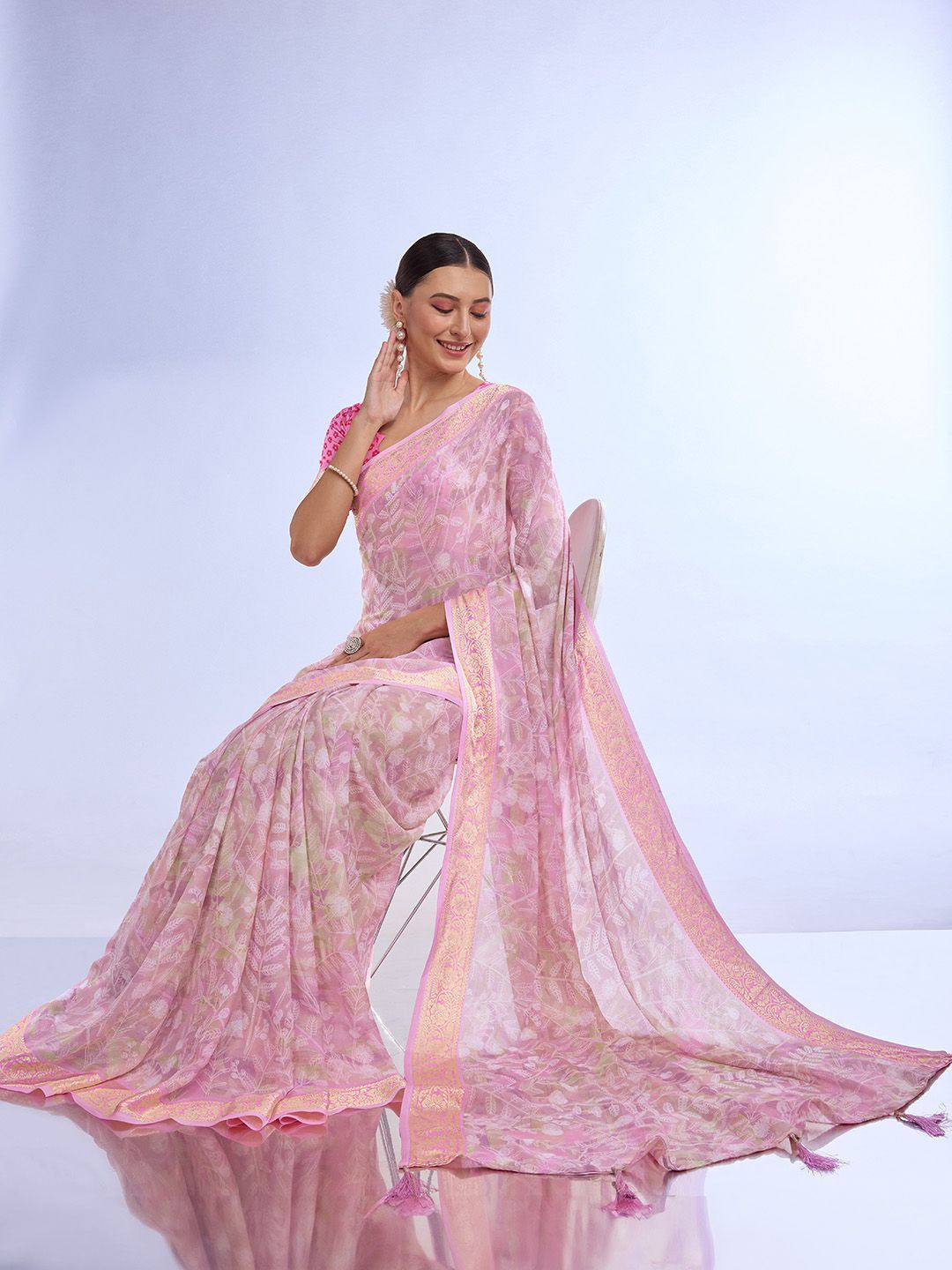 

Ishin Floral Printed Zari Pure Georgette Saree, Pink