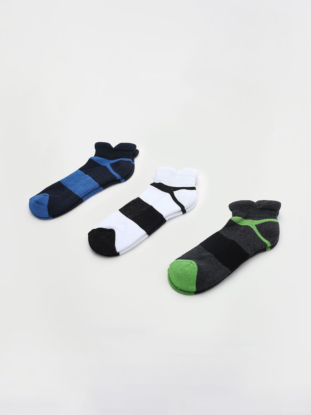 

max Boys Pack Of 3 Colour-Blocked Shoe-Liner Socks, White