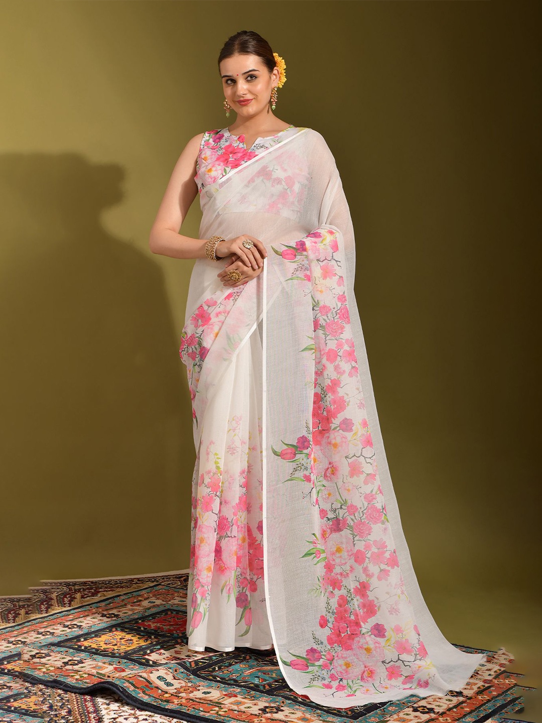 

QVAZOR Floral Pure Linen Saree, White