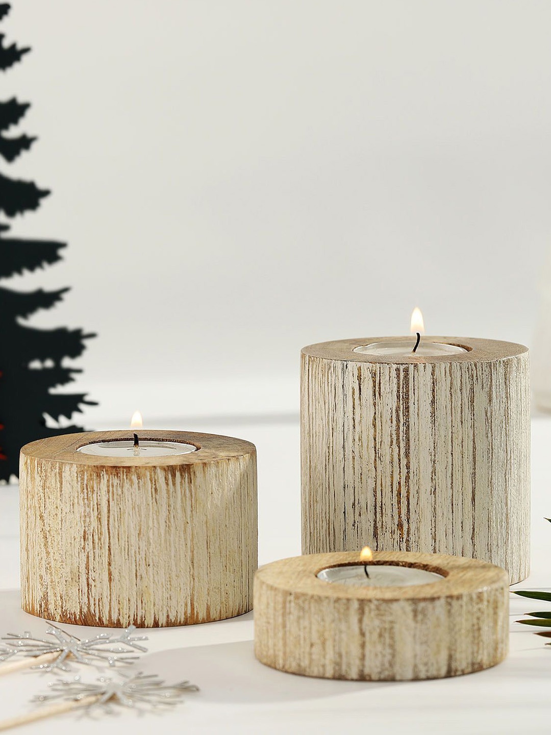 

IGP Set Of 2 Brown & White Wood Tea Light Candle Holder