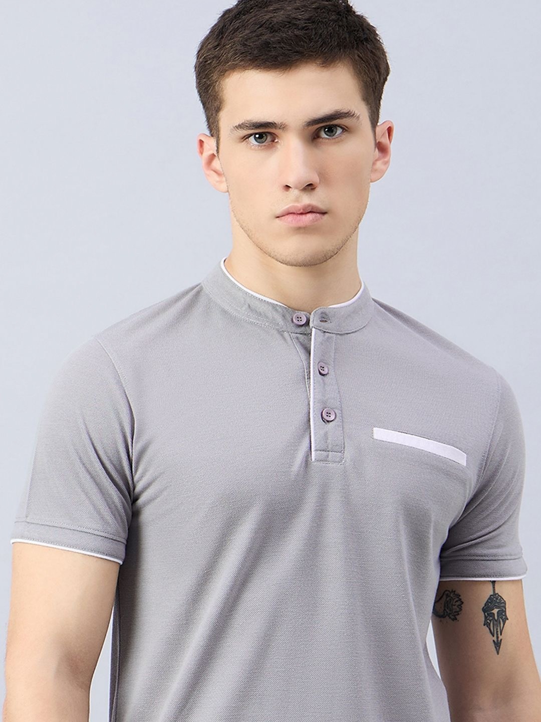 

Zigo Men Typography V-Neck Pockets T-shirt, Grey