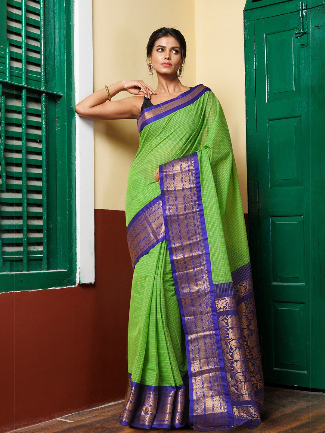 

Unnati Silks Checked Zari Pure Cotton Handloom Gadwal Saree, Green