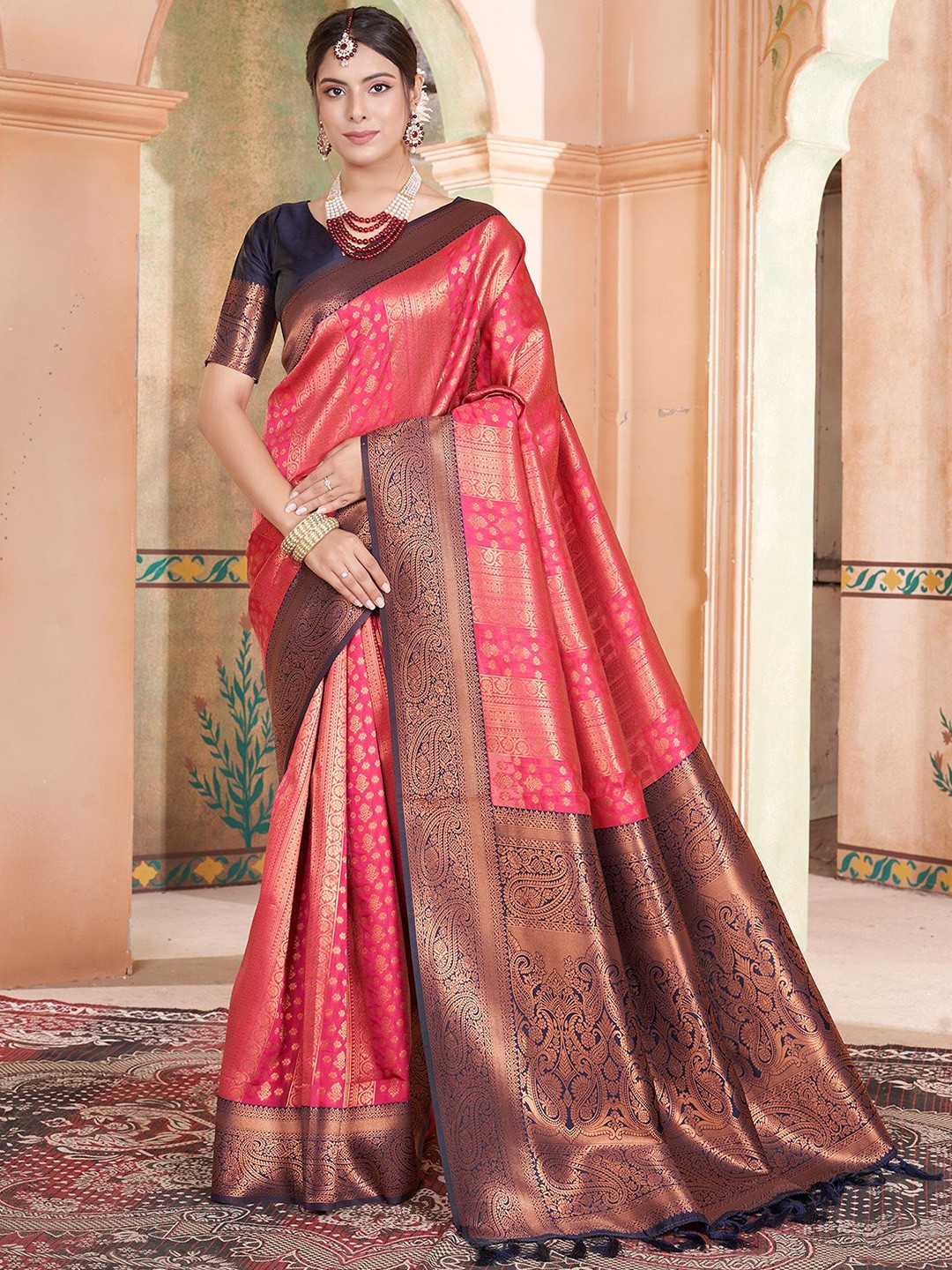 

Anouk Floral Zari Kanjeevaram Saree, Pink