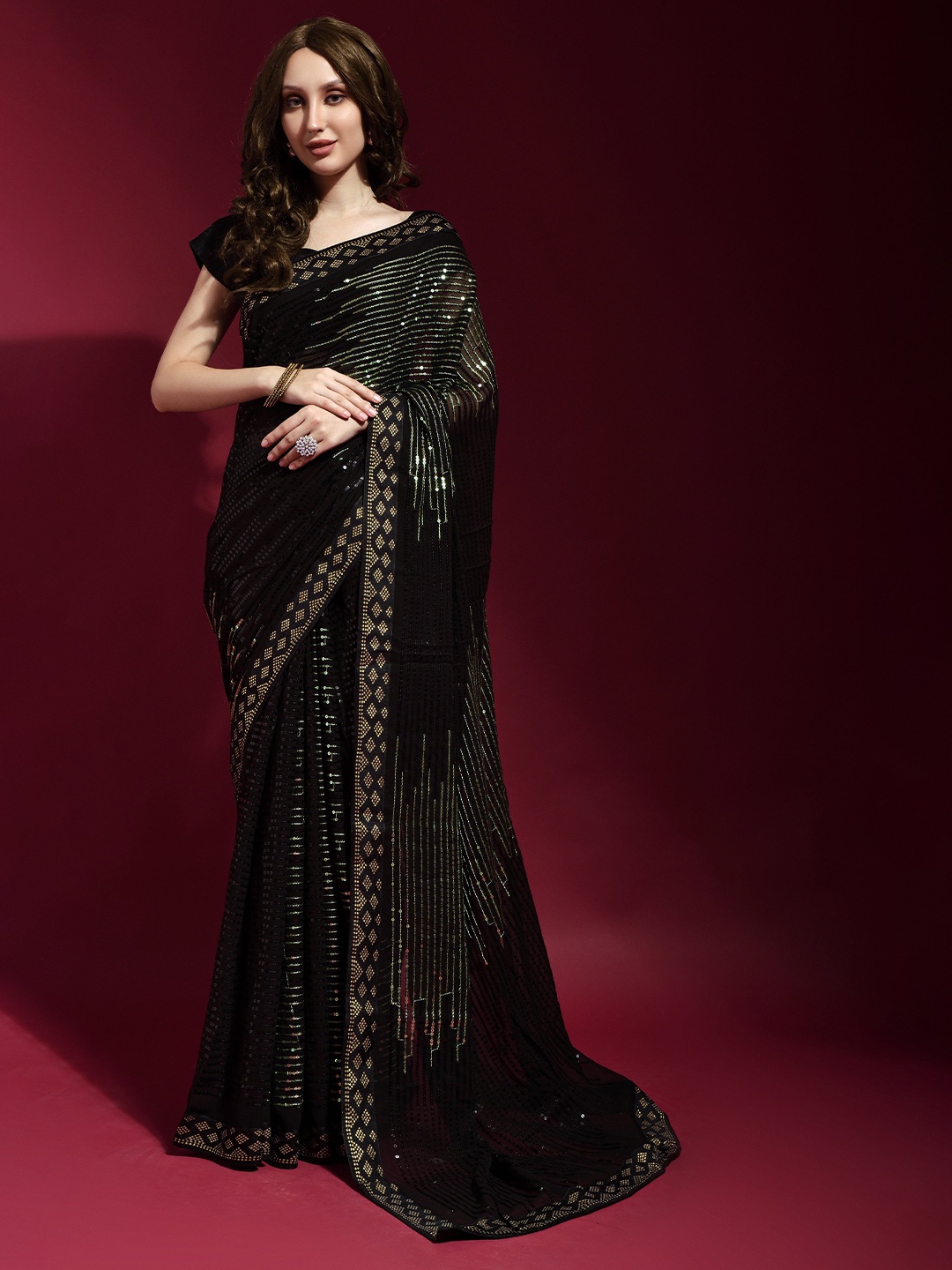 

QVAZOR Embellished Sequinned Pure Georgette Heavy Work Saree, Green
