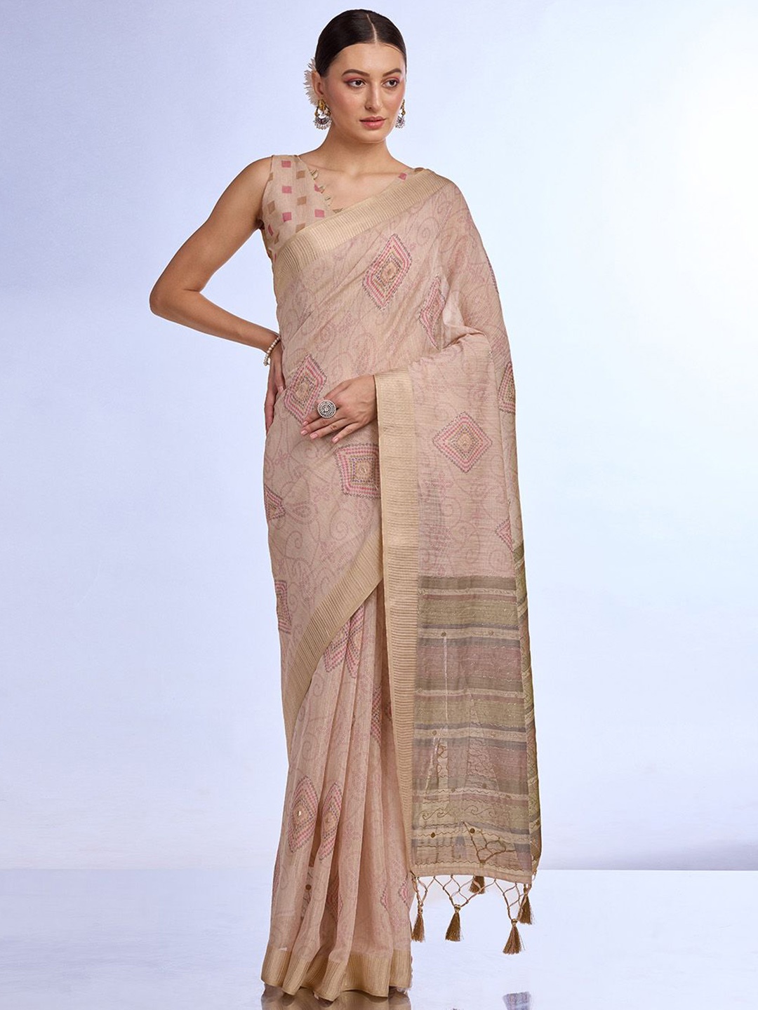 

Ishin Geometric Zari Woven Sequinned Tissue Saree, Beige