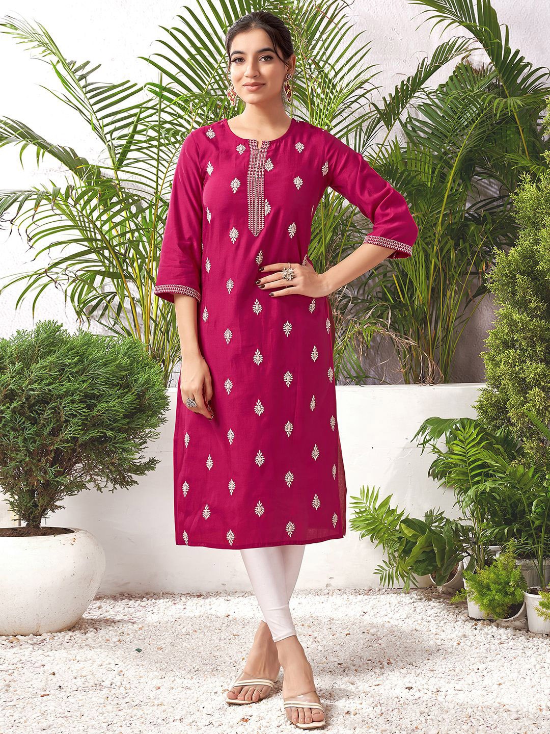 

KALINI Ethnic Motifs Embroidered Thread Work Straight Kurta, Pink