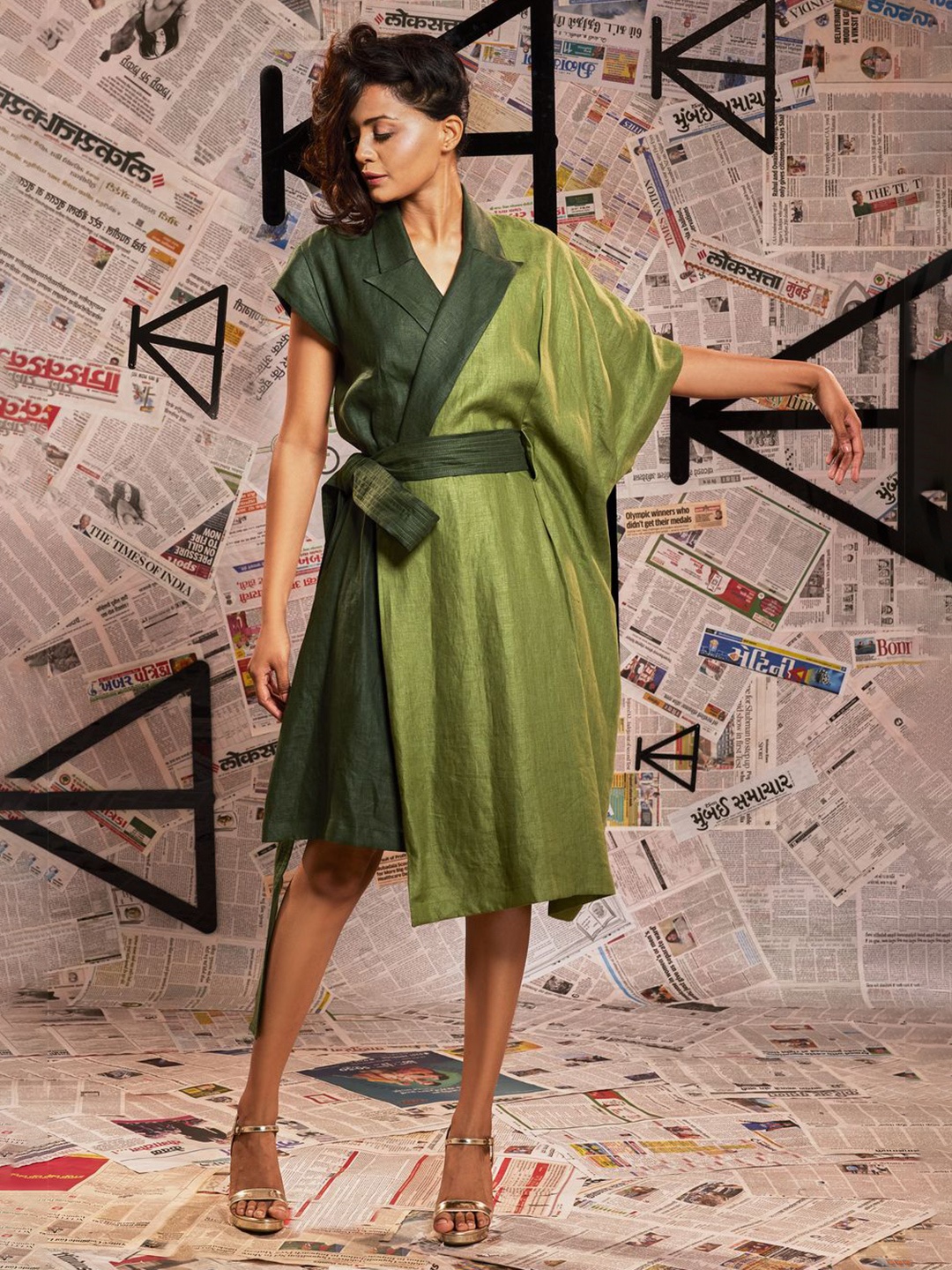 

ECHKE Colourblocked Batwing Sleeves Wrap Dress, Green
