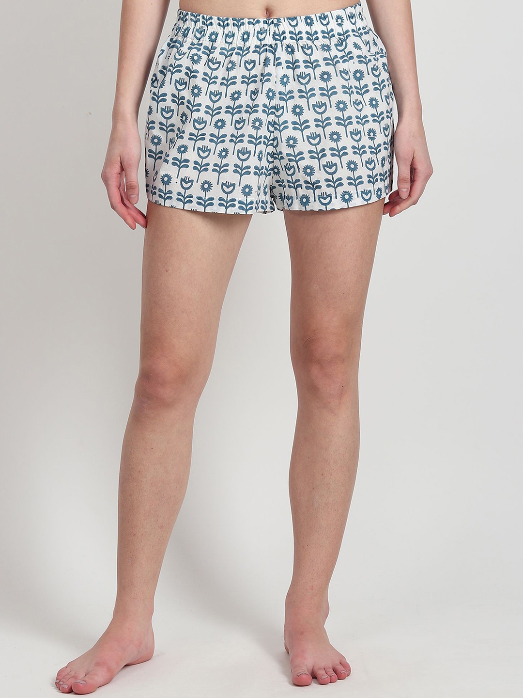 

Art Avenue Women Printed Running Shorts, Teal