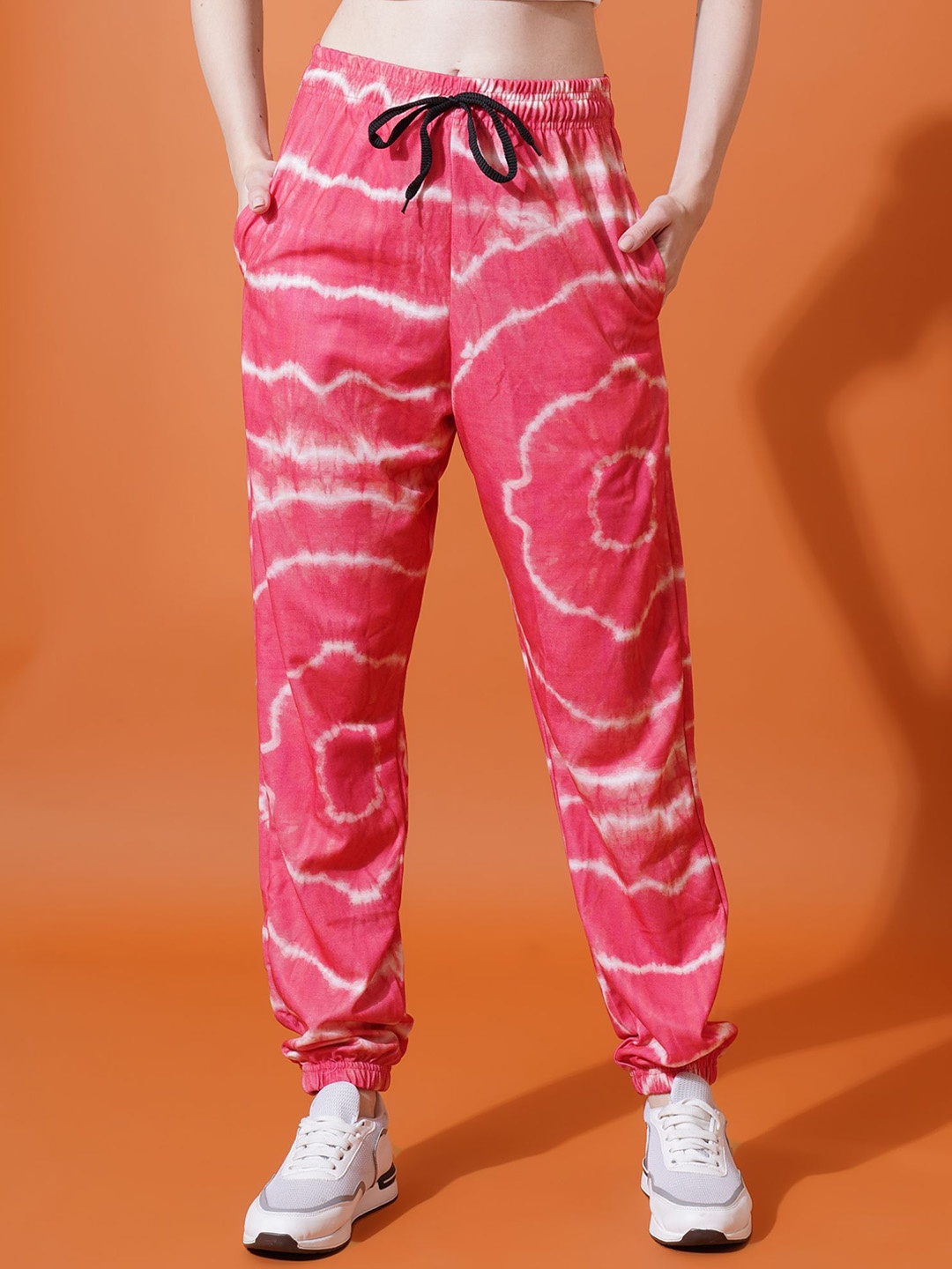 

FFLIRTYGO Women Printed Mid-Rise Joggers, Red