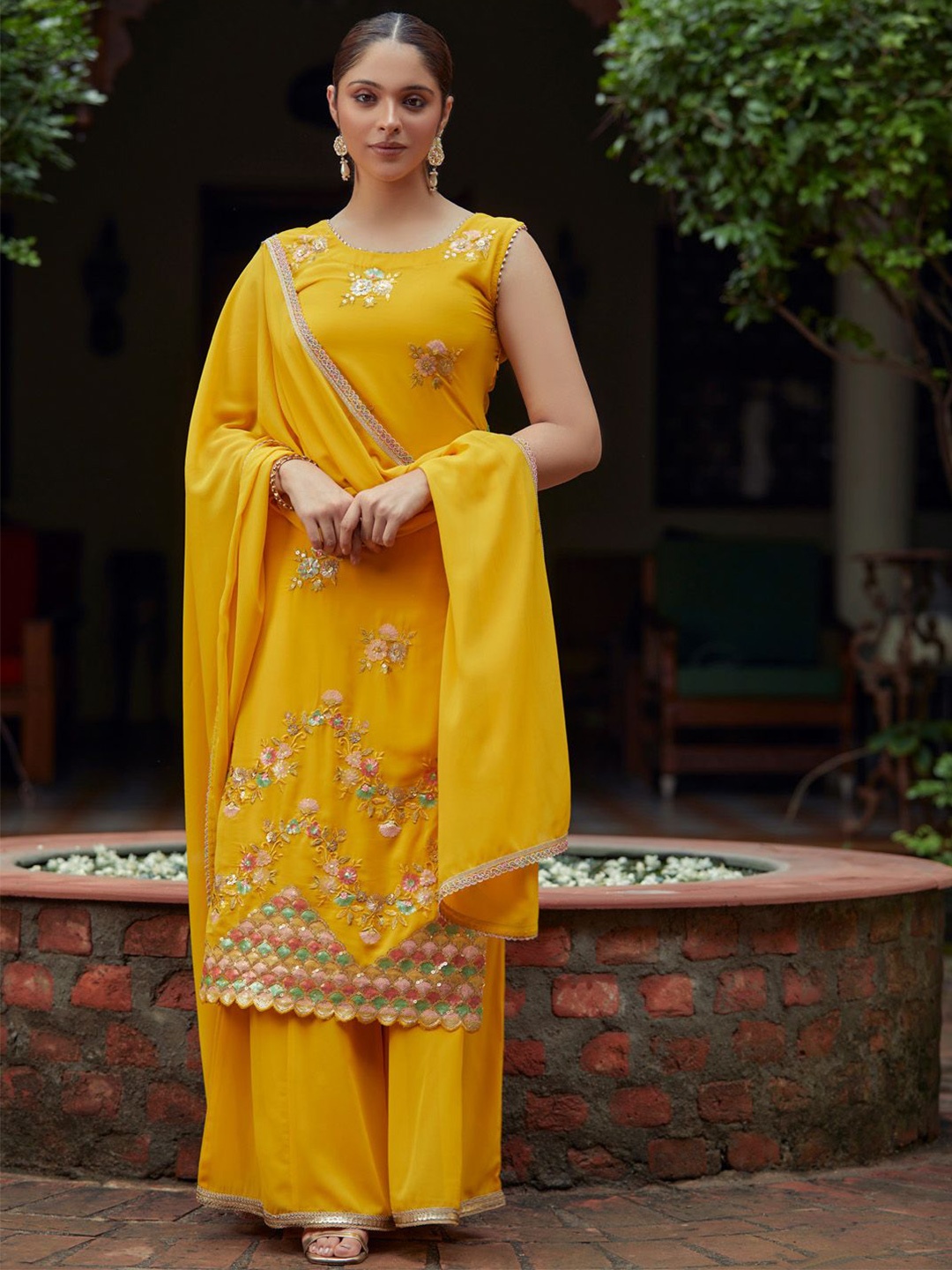 

WOMEN PLUS Floral Embroidered Sequinned Kurta with Sharara & With Dupatta, Mustard