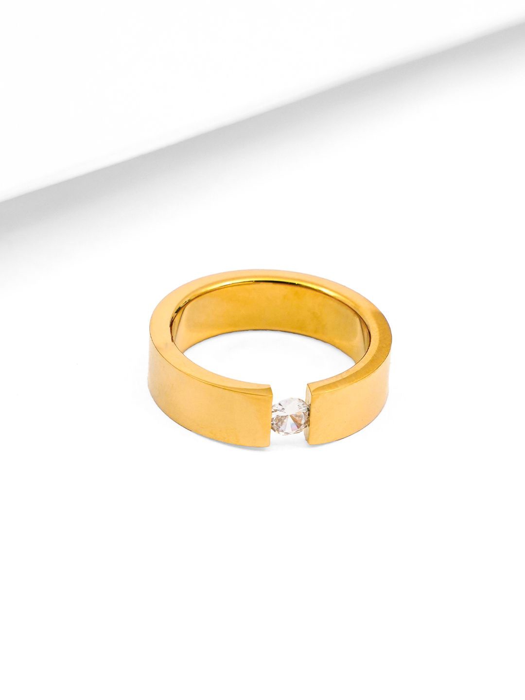 

SWASHAA Gaios Men Stainless Steel 18K Gold-Plated Cubic Zirconia Studded Ring