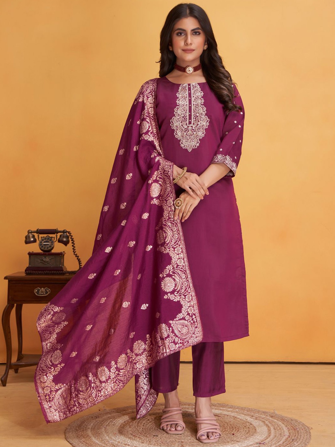 

MINGORA Paisley Embroidered Straight Kurta & Trousers With Dupatta, Maroon