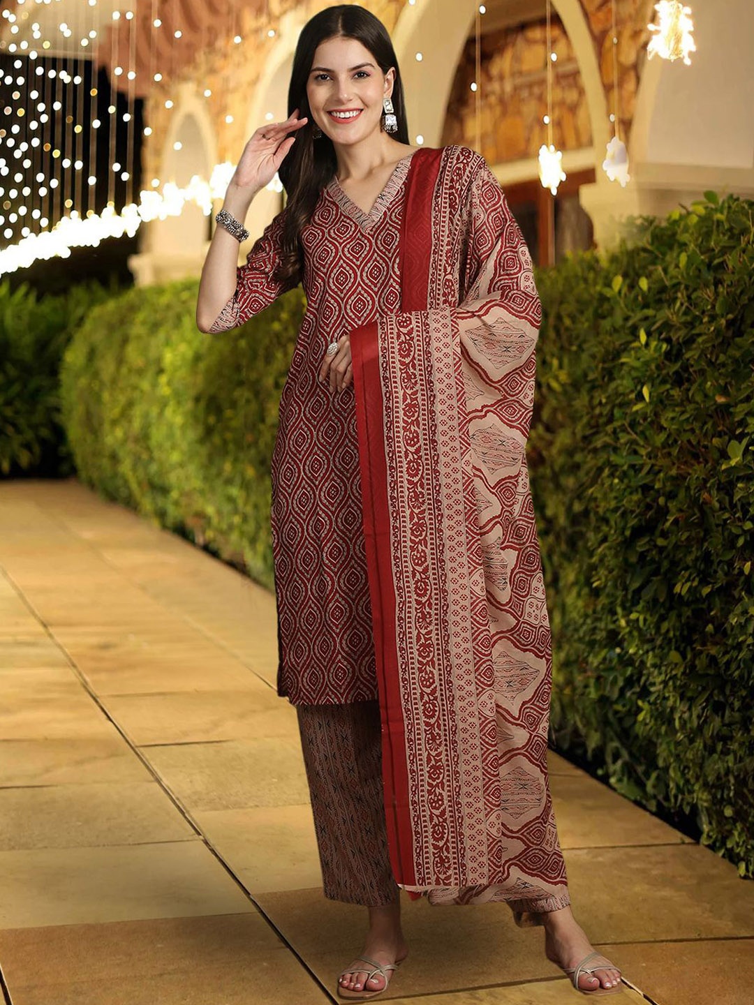 

7Threads Geometric Printed V-Neck Pure Cotton Straight Kurta With Trousers & Dupatta, Maroon