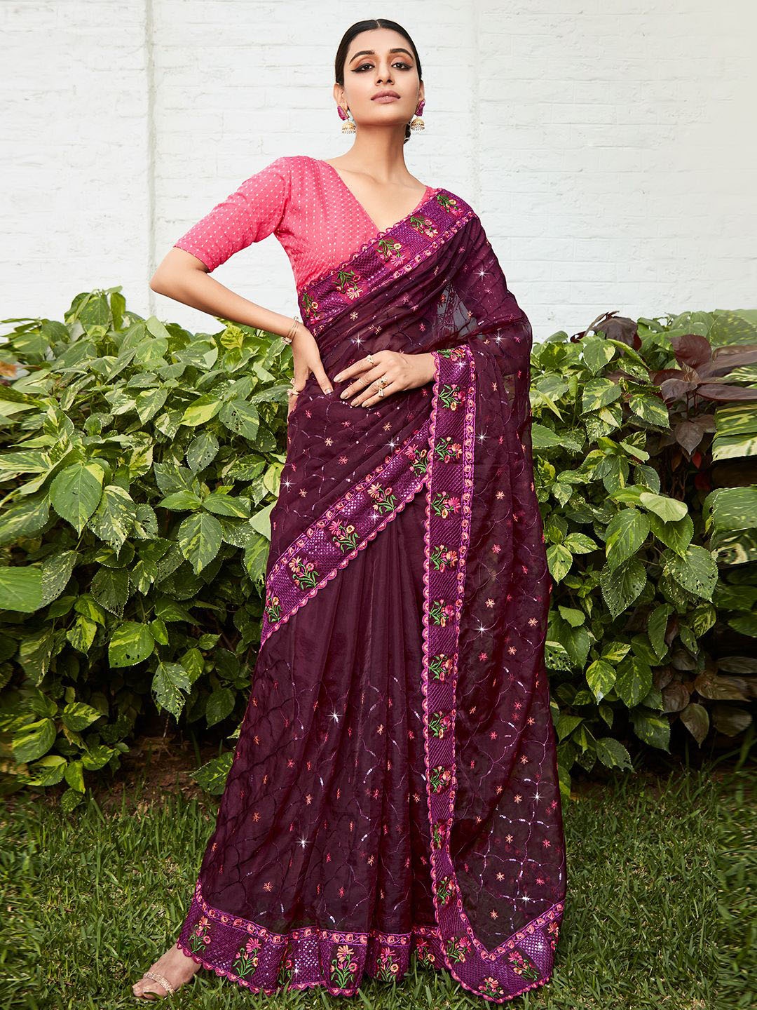 

ALAGINI Ethnic Motifs Sequinned Organza Saree, Purple