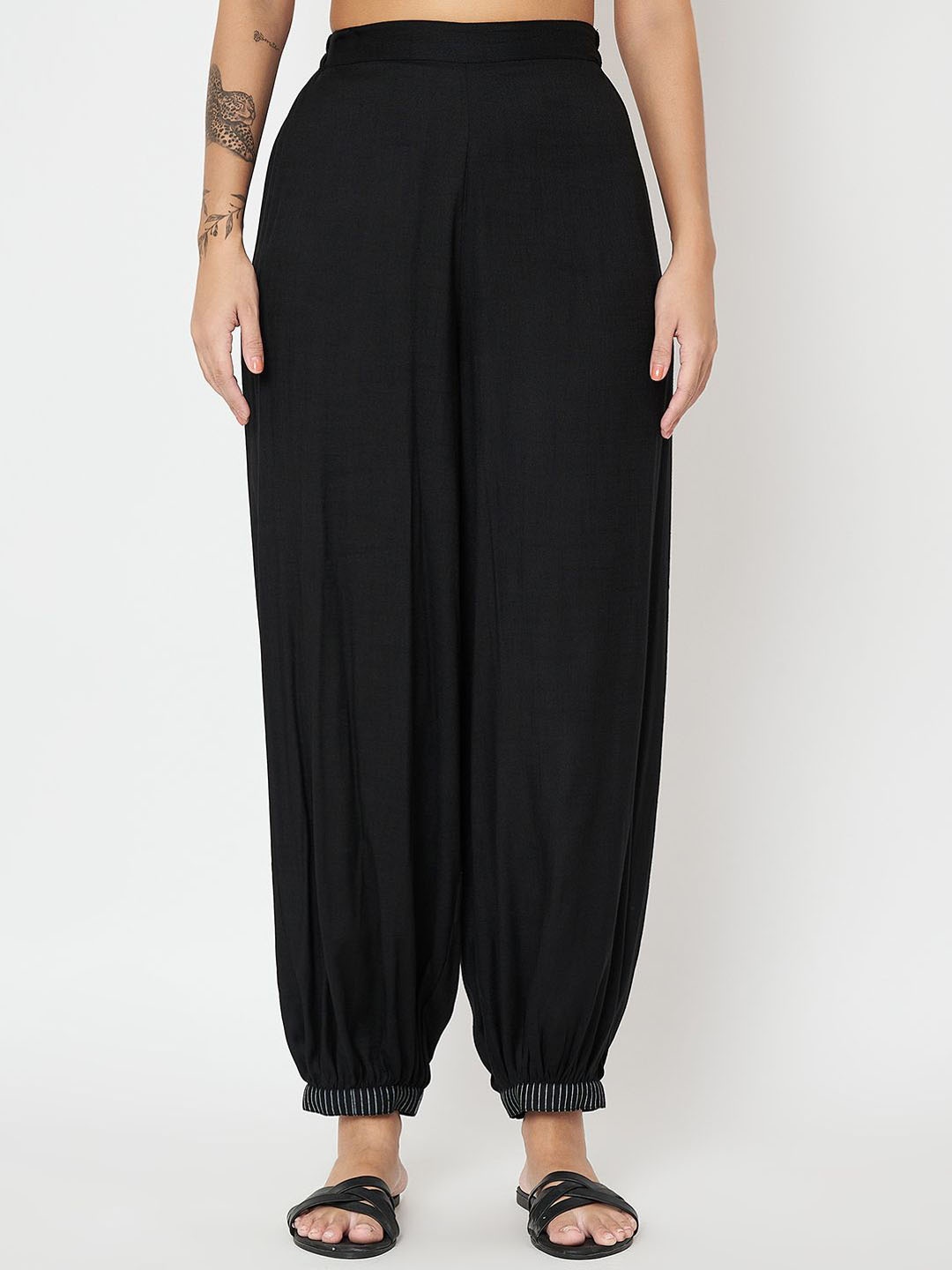 

9rasa Women Harem Pants, Black