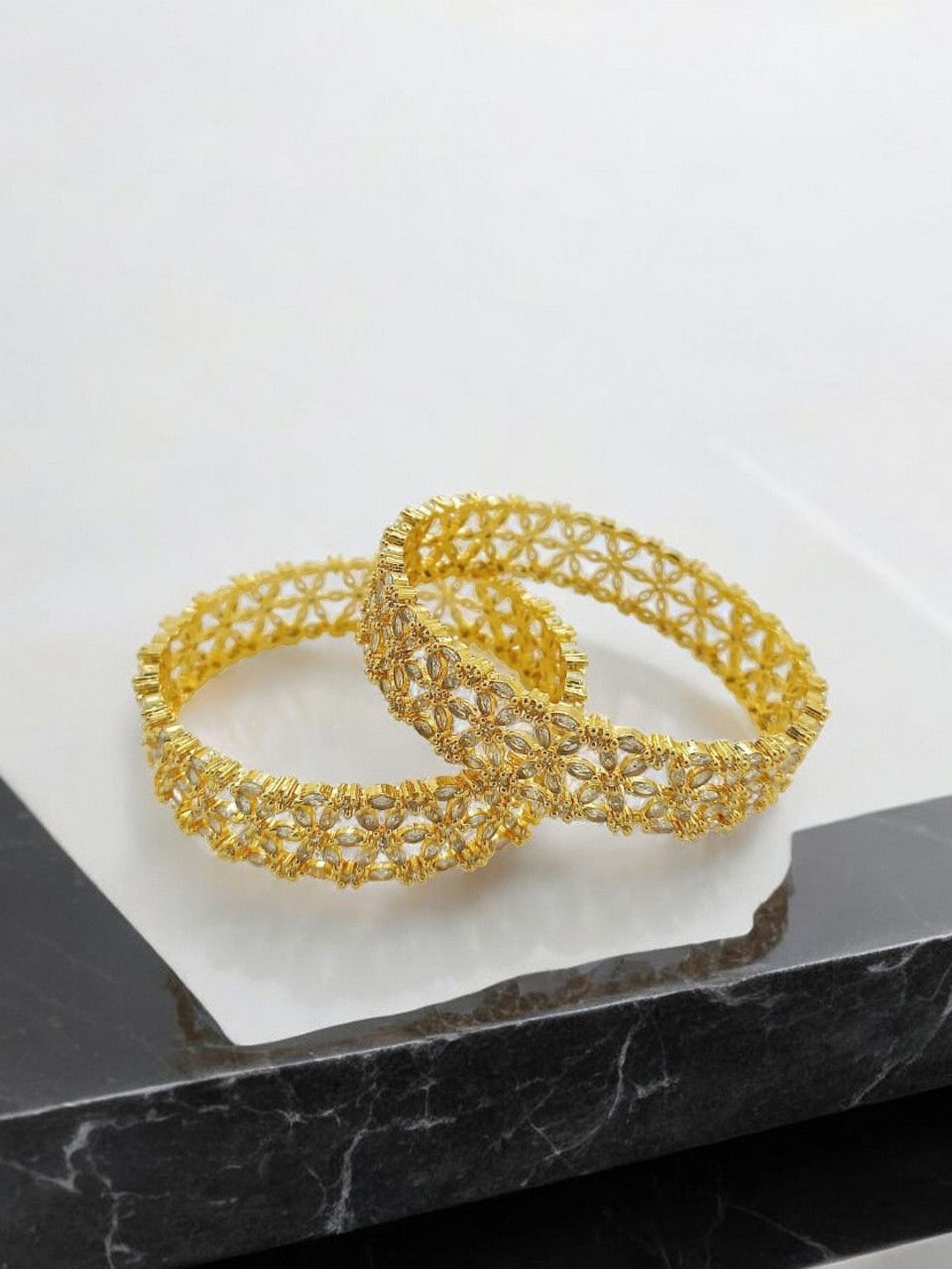 

FEMMIBELLA Set Of 2 Gold-Plated CZ Studded Bangles