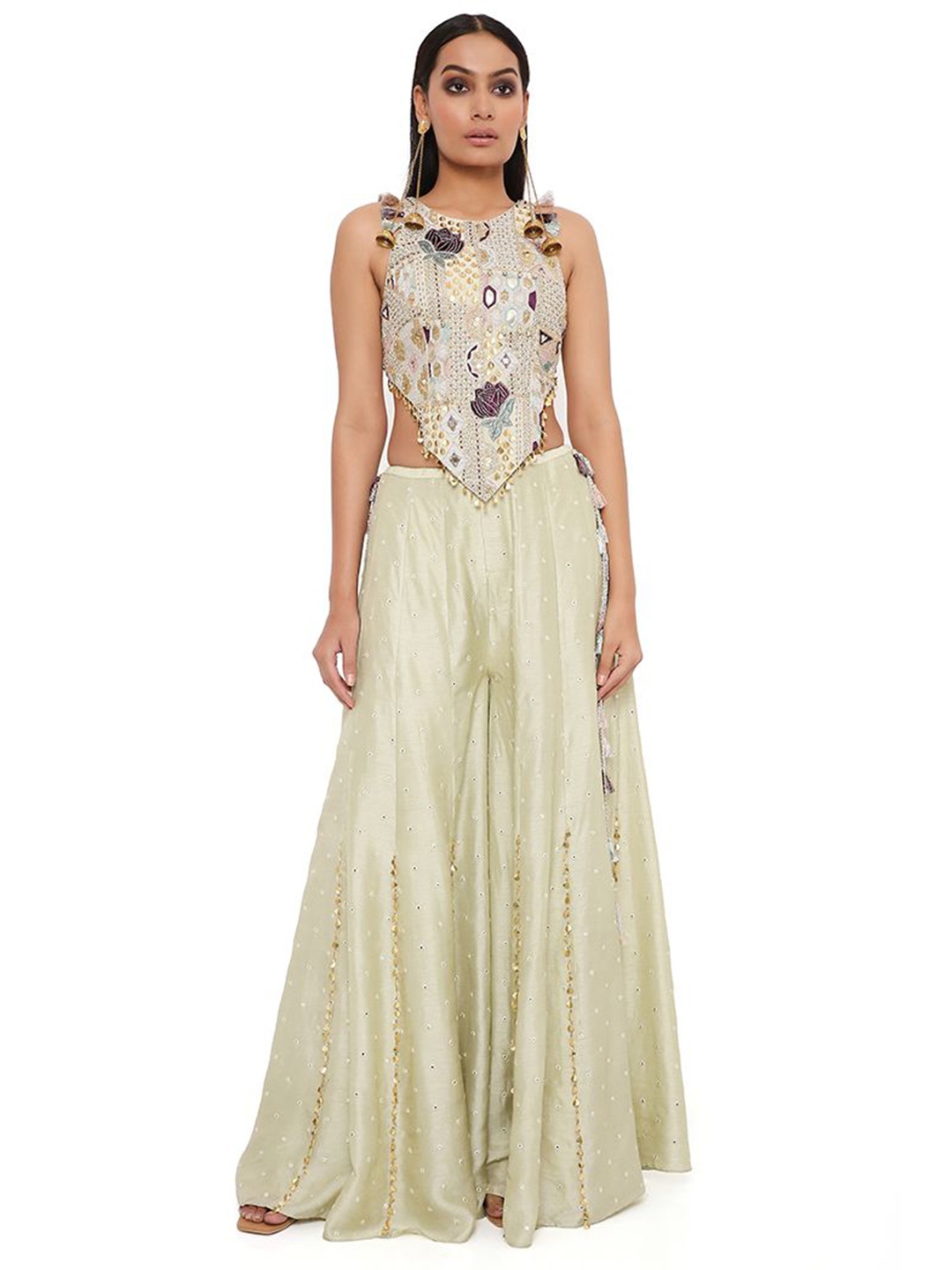 

Payal Singhal Embroidered Sleeveless Choli With Sharara Co-Ords, Green