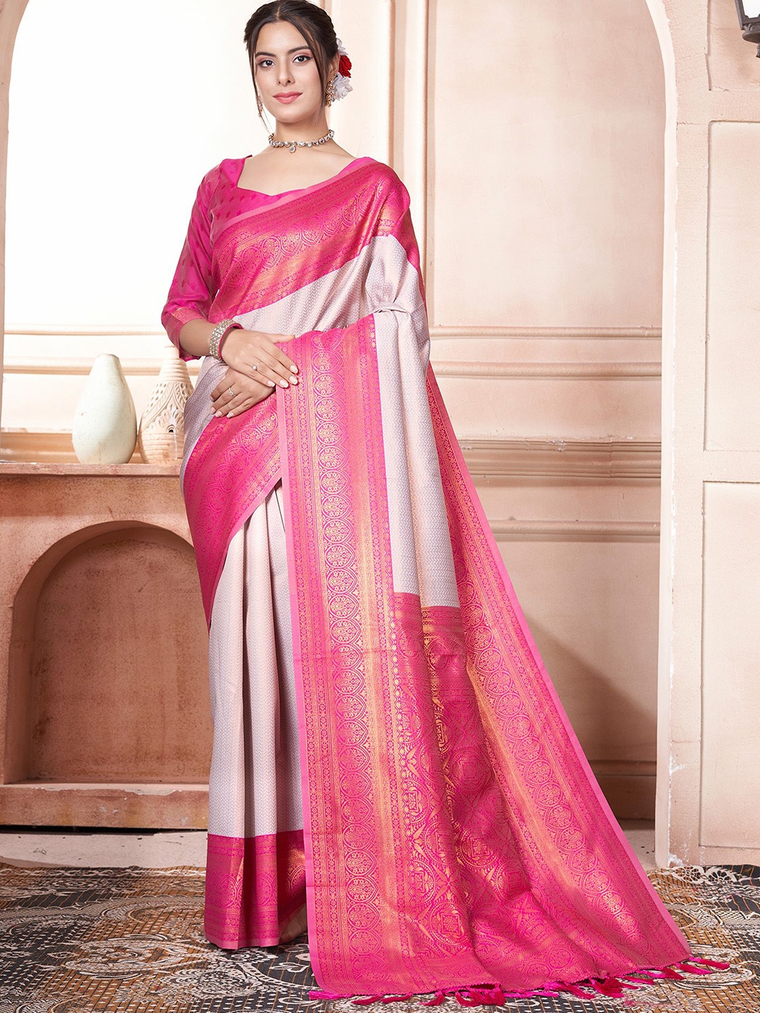 

Anouk Floral Zari Kanjeevaram Saree, Off white