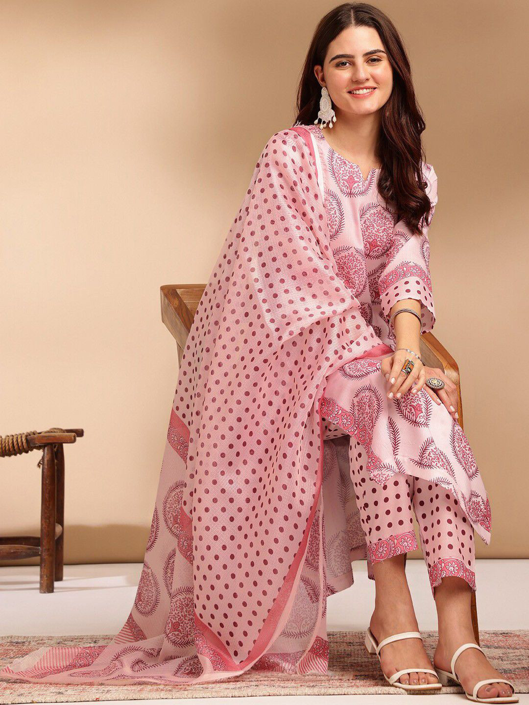 

7Threads Ethnic Motifs Printed Straight Kurta With Trousers & Dupatta, Pink