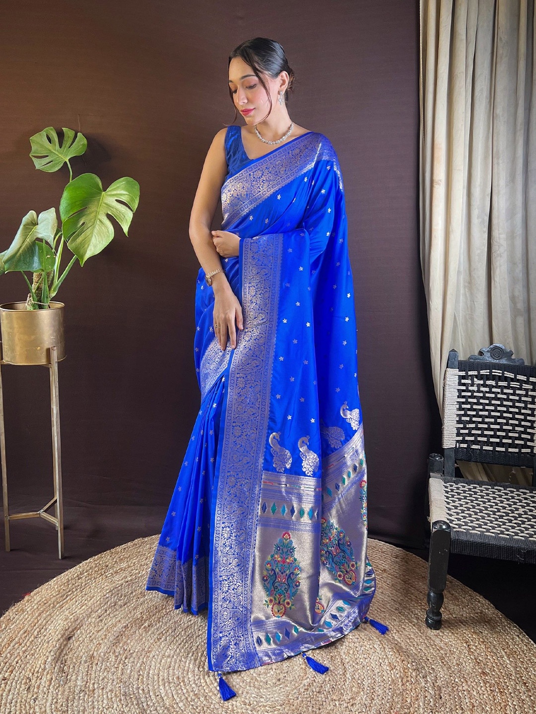 

LeeliPeeri Designer Ethnic Motif Zari Woven Paithani Saree, Blue