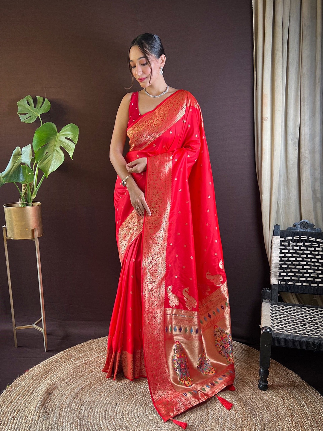 

LeeliPeeri Designer Woven Design Zari Paithani Saree, Red