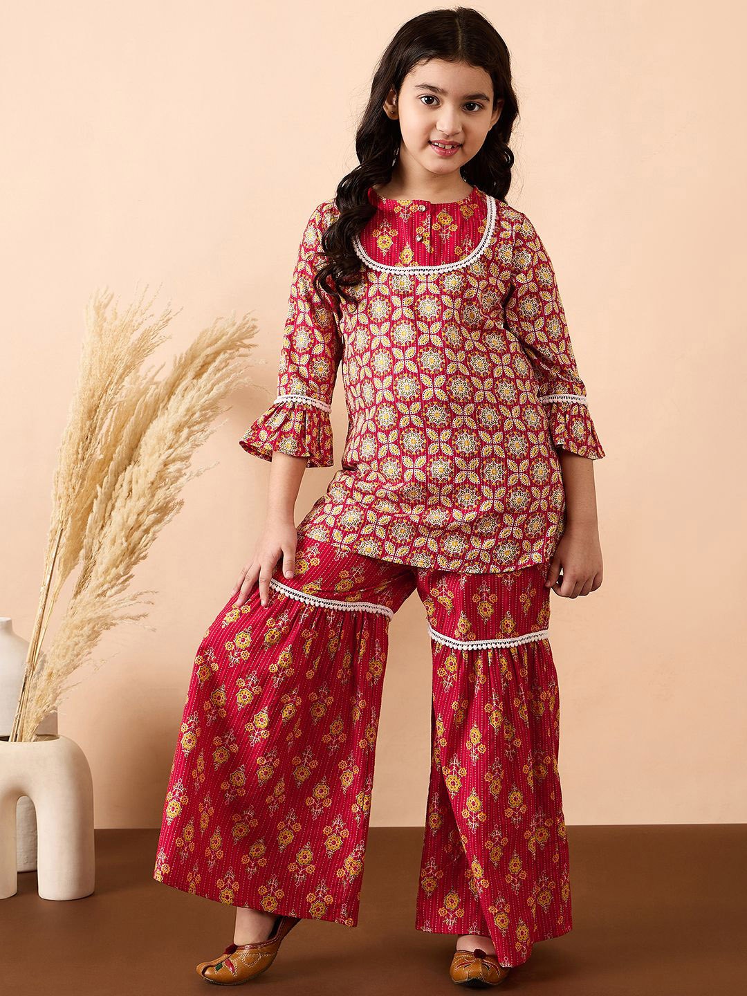 

Stylo Bug Girls Ethnic Motifs Printed Thread Work Regular Kurta with Sharara, Red