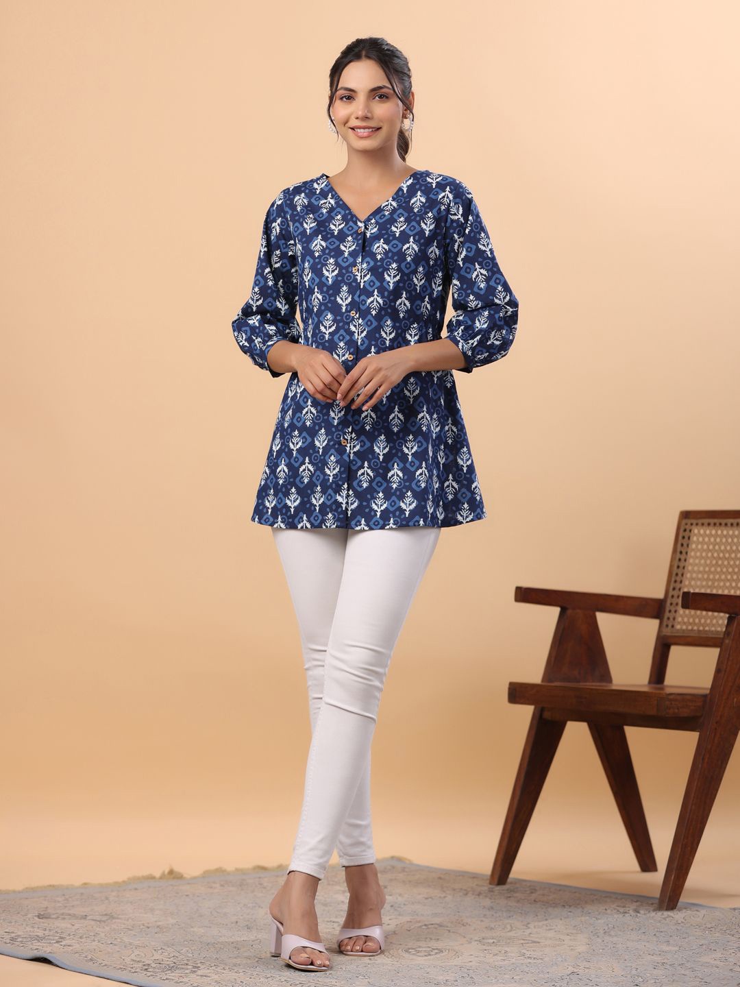 

Janasya Indigo Pure Cotton Ethnic Motifs Printed V-Neck Longline Top, Navy blue