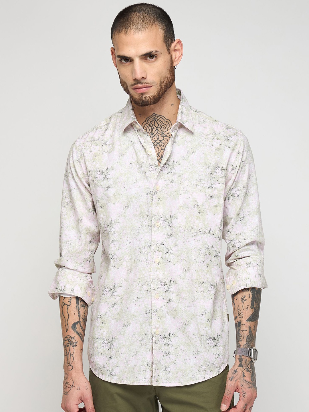 

Red Flame Men Slim Fit Floral Opaque Printed Casual Shirt, Cream