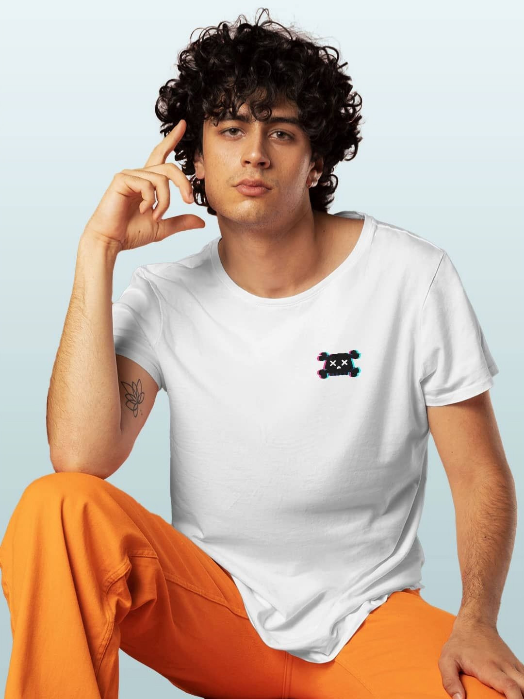 

macmerise Men Typography Printed Applique T-shirt, White