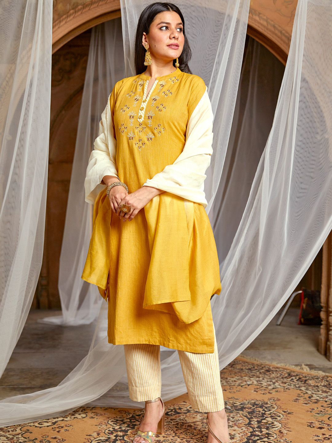 

WOMEN PLUS Floral Regular Thread Work Pure Cotton Straight Kurta With Trousers & Dupatta, Yellow