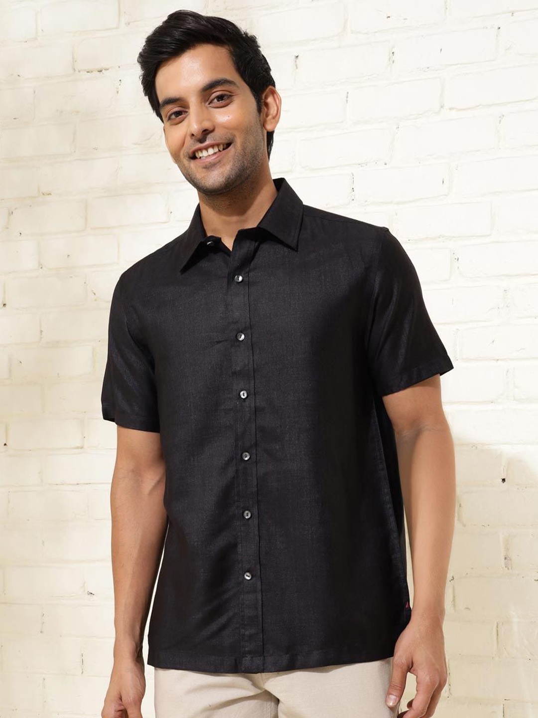 

Fabindia Men Black Spread Collar Short Sleeves Shirt