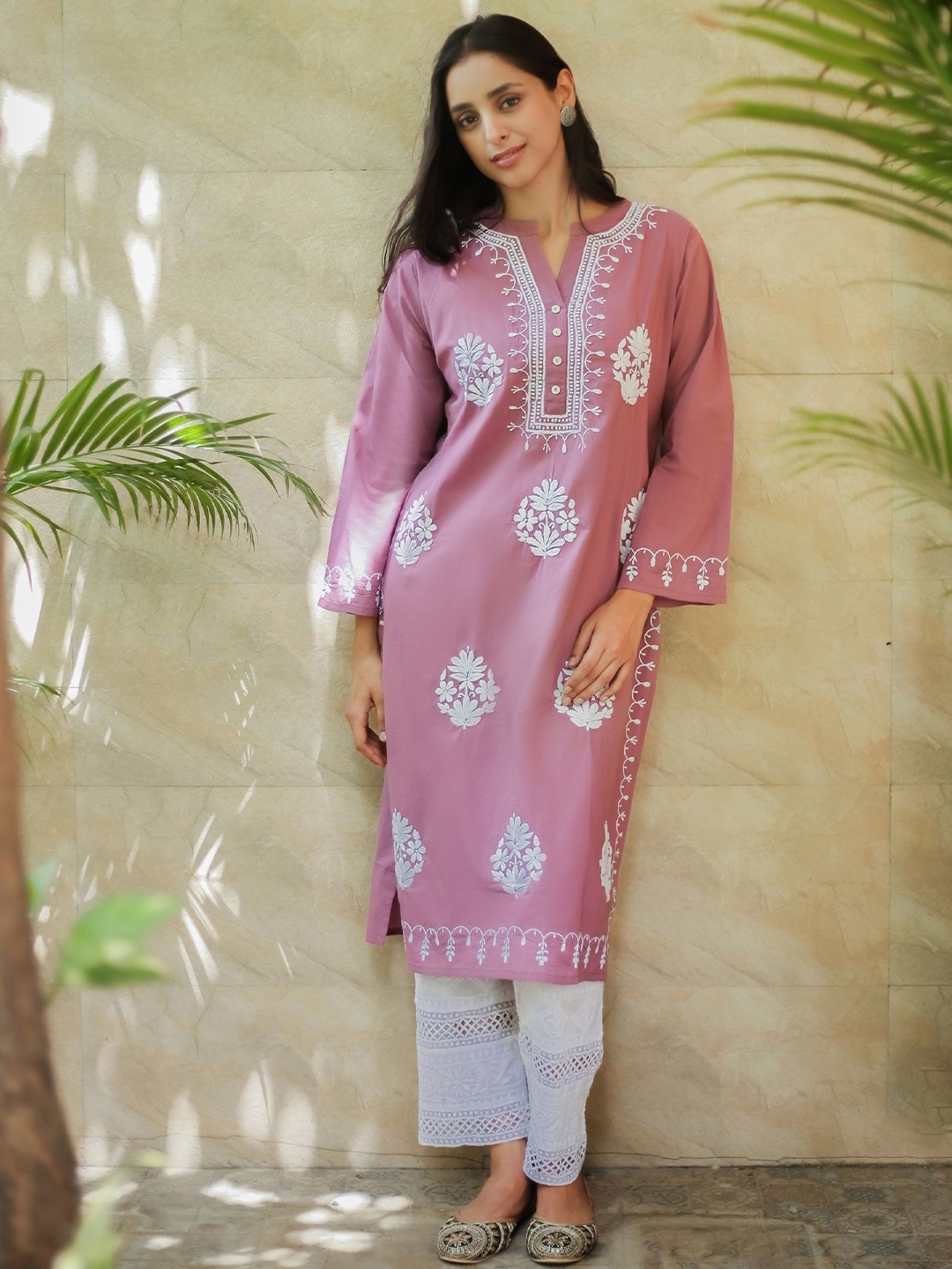 

HOUSE OF KARI Floral Embroidered Cotton Chikankari Kurta, Peach