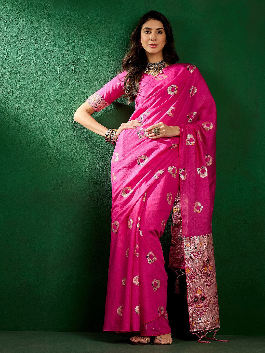 

VIRICA Cotton Blend Ethnic Motifs Festive Saree, Pink
