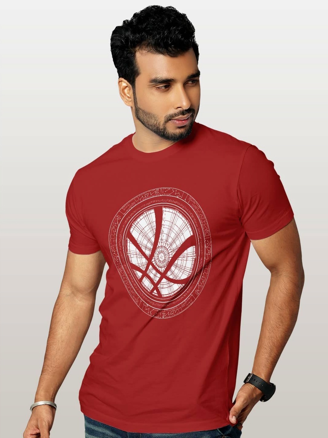 

macmerise Men Printed Applique T-shirt, Red