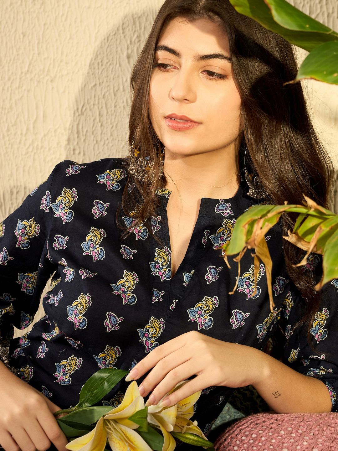 

AHIKA Floral Print Mandarin Collar Ethnic Top, Navy blue