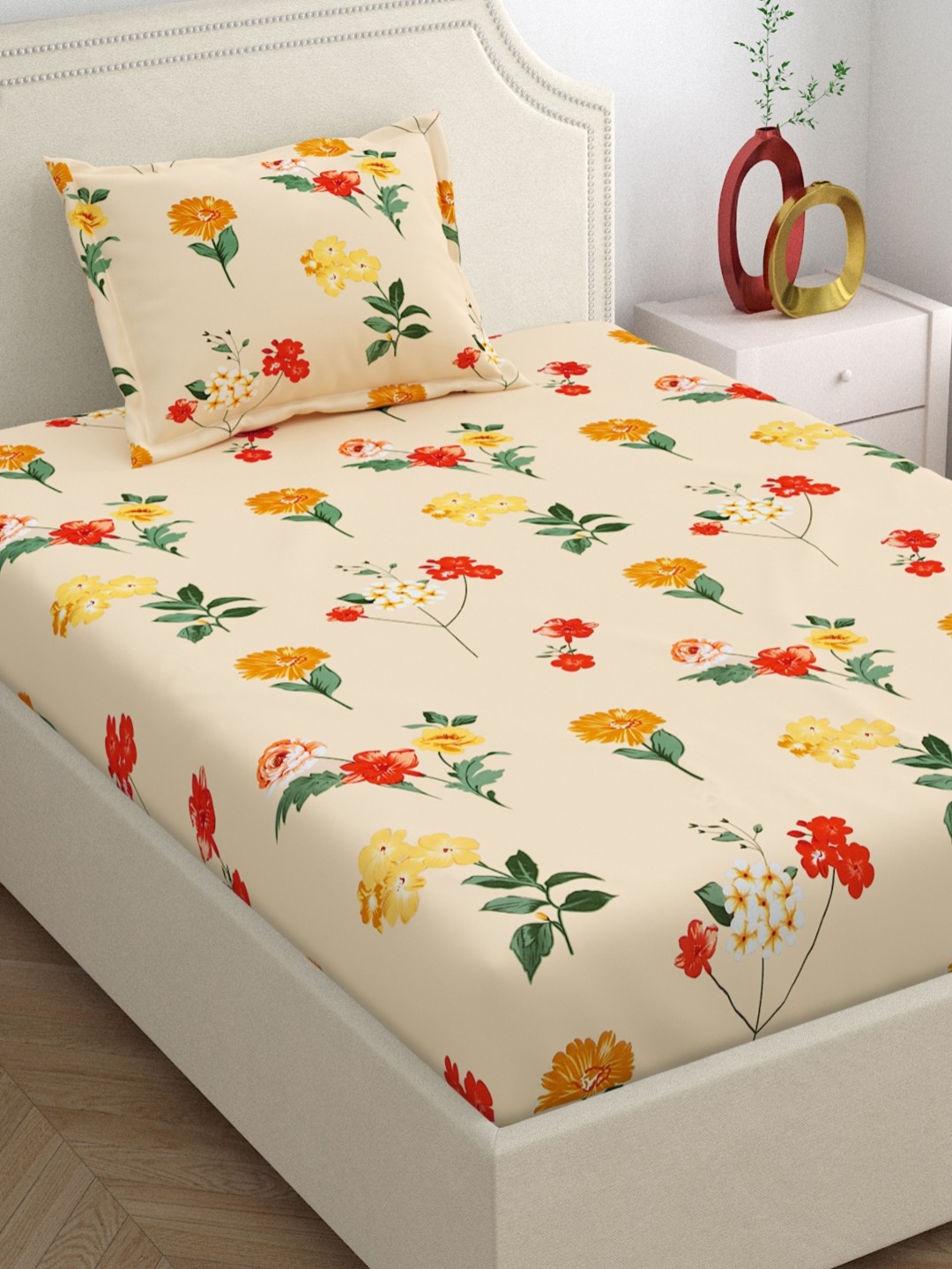 

DREAM WEAVERZ Yellow Floral Printed 220 TC Cotton Single Bedsheet with 1 Pillow Covers