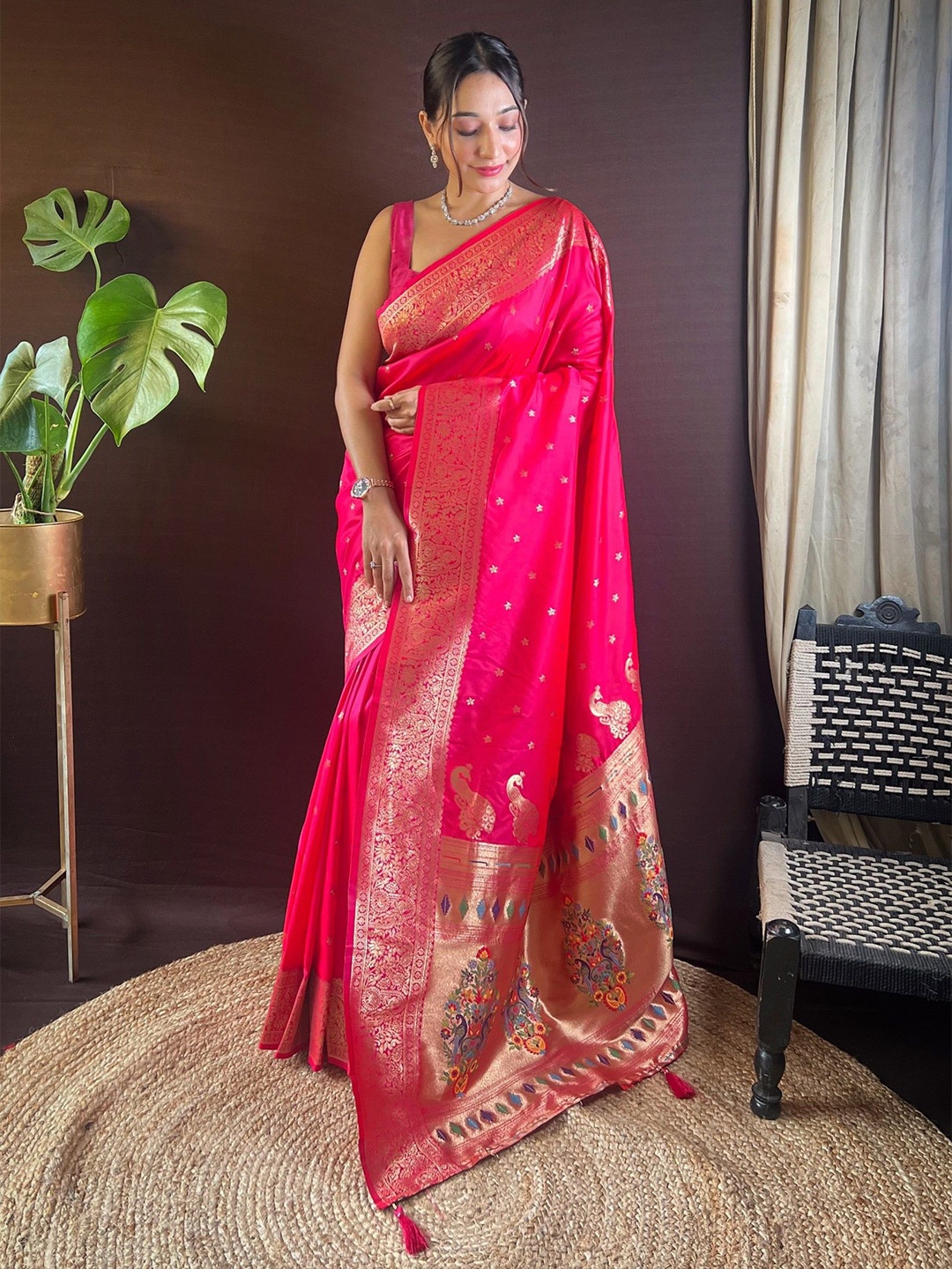 

LeeliPeeri Designer Woven Design Zari Paithani Saree, Pink