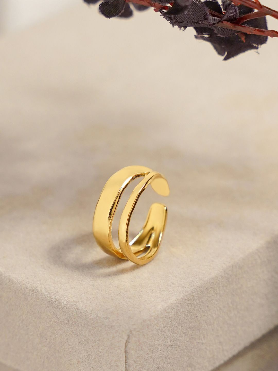 

SWASHAA Zoey 18K Gold Plated Stainless Steel Finger Ring