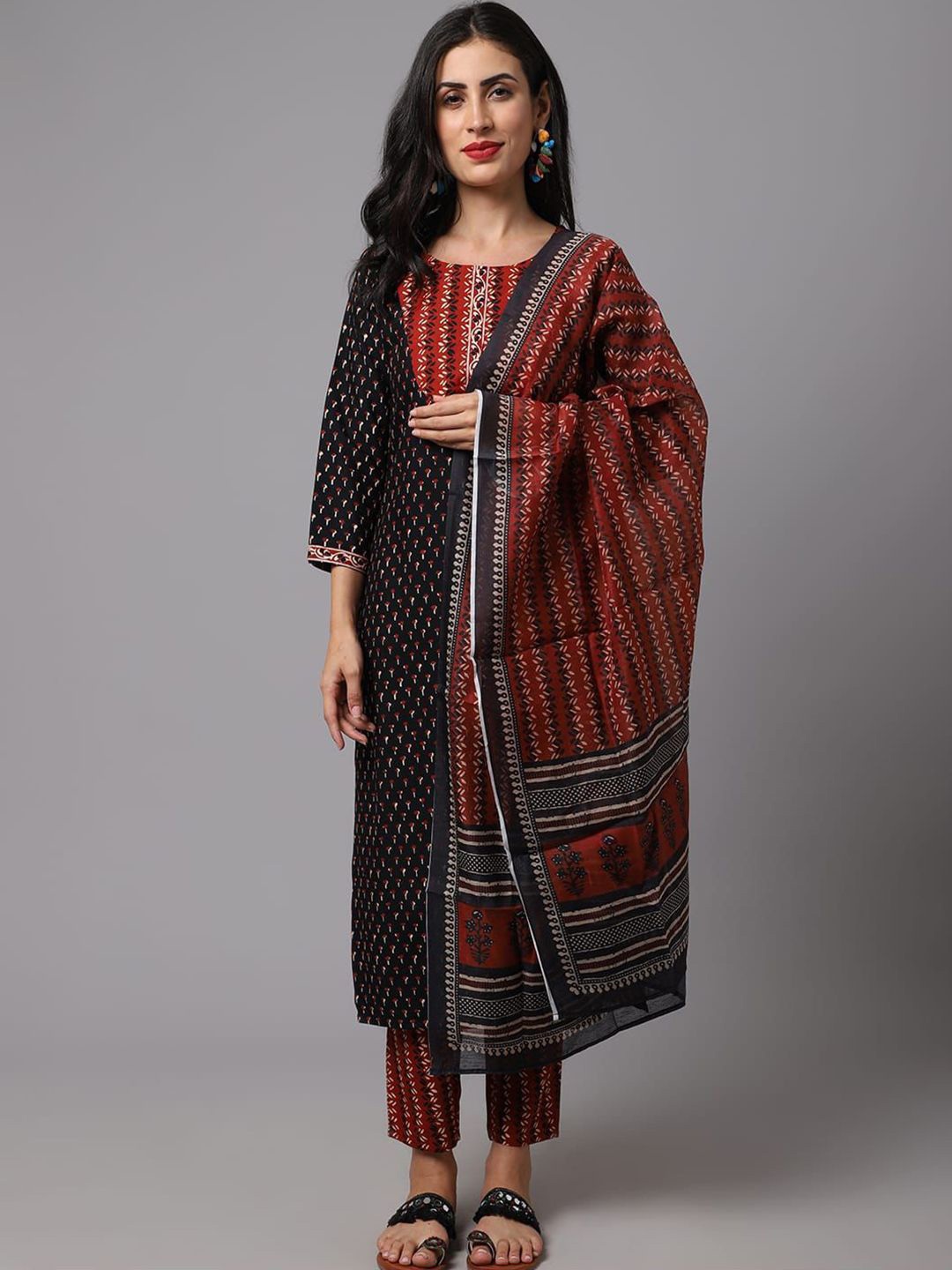 

7Threads Ethnic Motifs Printed Straight Kurta with Trousers & Dupatta, Black