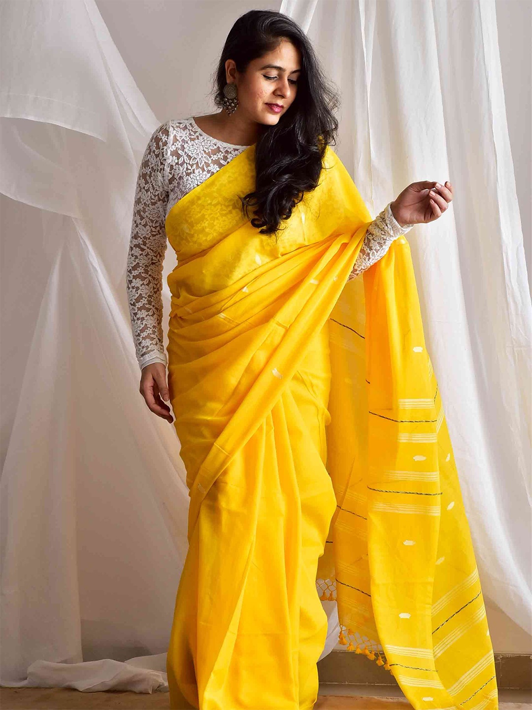 

Sundarii Woven Design Pure Cotton Jamdani Saree, Yellow