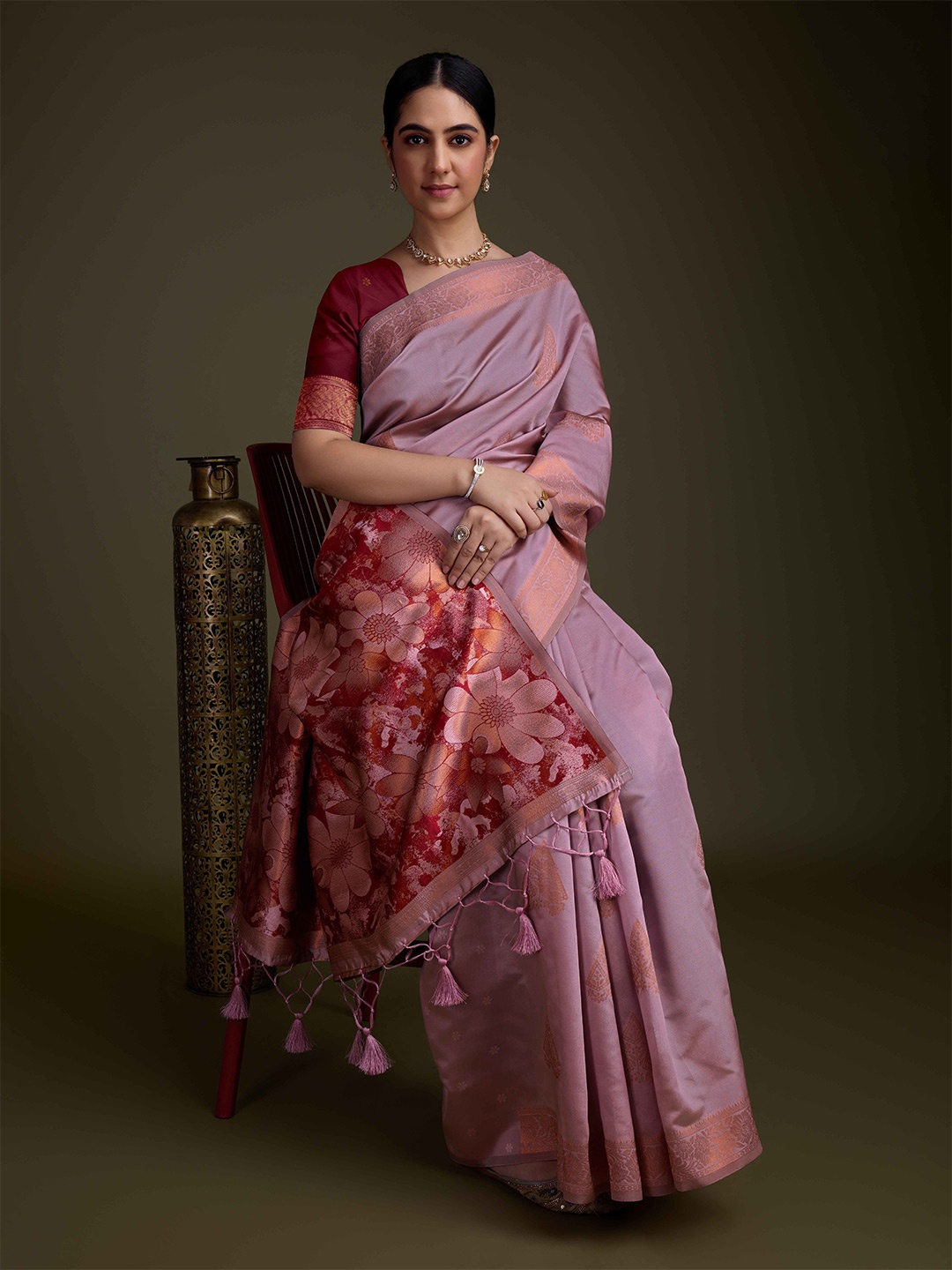 

Mitera Ethnic Motifs Woven Design Saree, Lavender