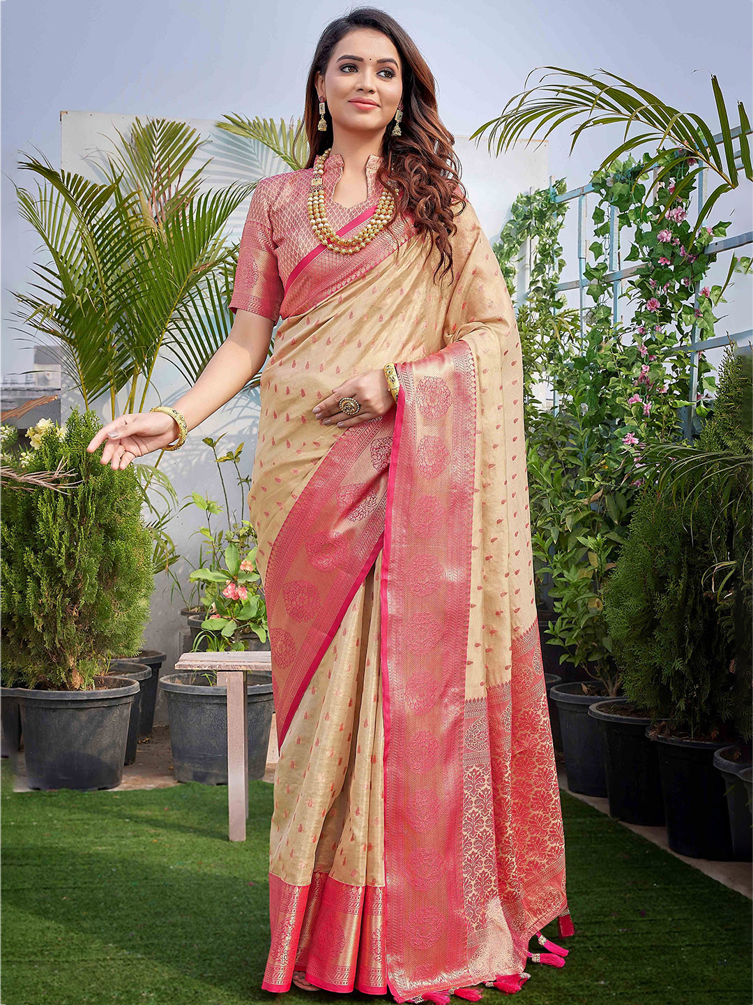 

HEER FASHION Ethnic Motif Zari Woven Banarasi Saree, Cream